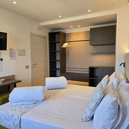 Hotel Pace Brenzone sul Garda Ngoại thất bức ảnh