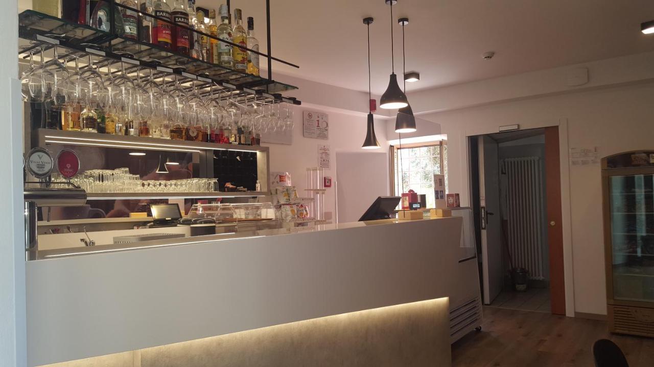 Hotel Pace Brenzone sul Garda Ngoại thất bức ảnh