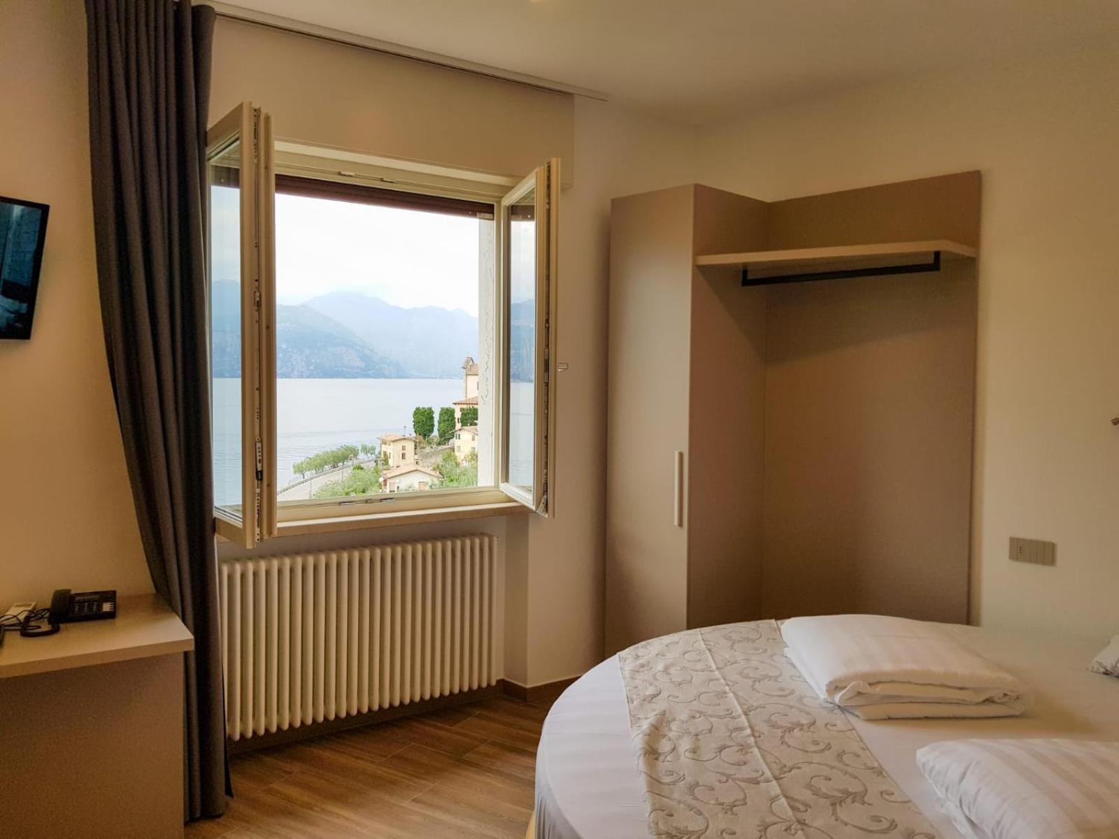 Hotel Pace Brenzone sul Garda Ngoại thất bức ảnh