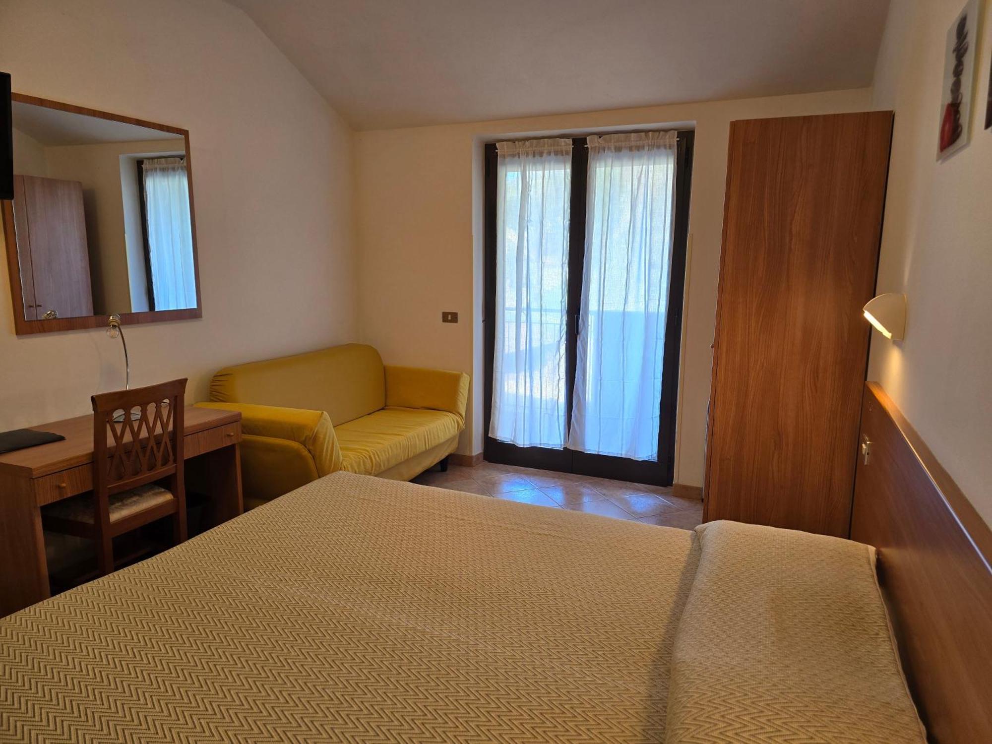 Hotel Pace Brenzone sul Garda Ngoại thất bức ảnh