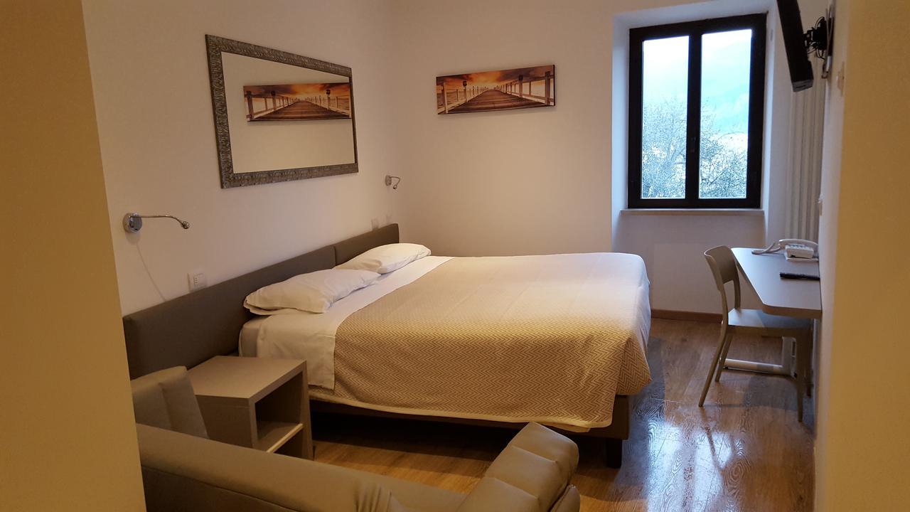 Hotel Pace Brenzone sul Garda Ngoại thất bức ảnh