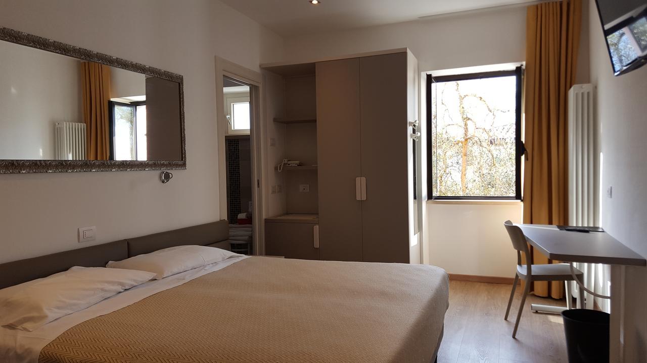 Hotel Pace Brenzone sul Garda Ngoại thất bức ảnh